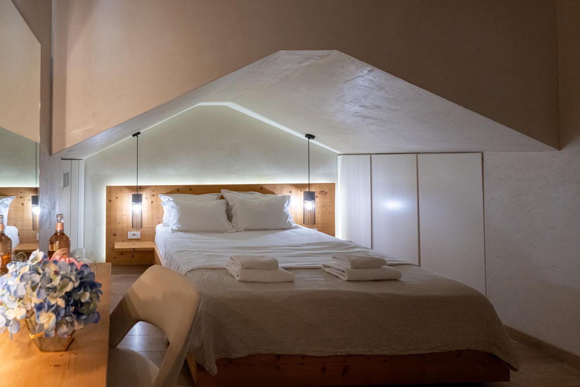 Panellinion Luxury Rooms Kalamata Ngoại thất bức ảnh