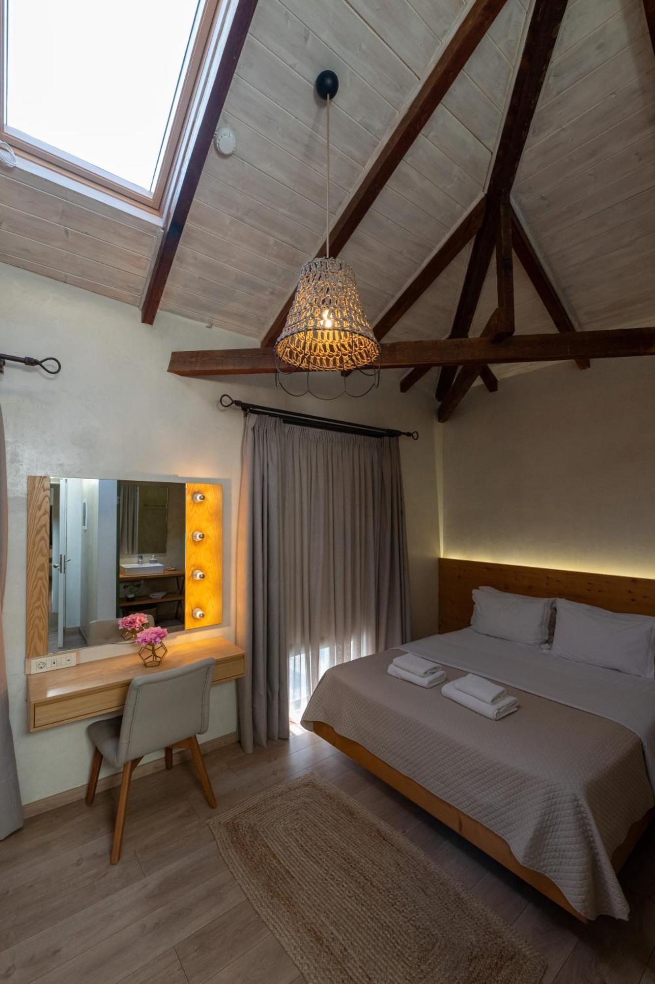 Panellinion Luxury Rooms Kalamata Ngoại thất bức ảnh